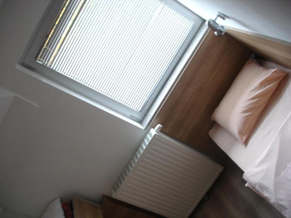 Hotel Seos Hadzici Екстер'єр фото